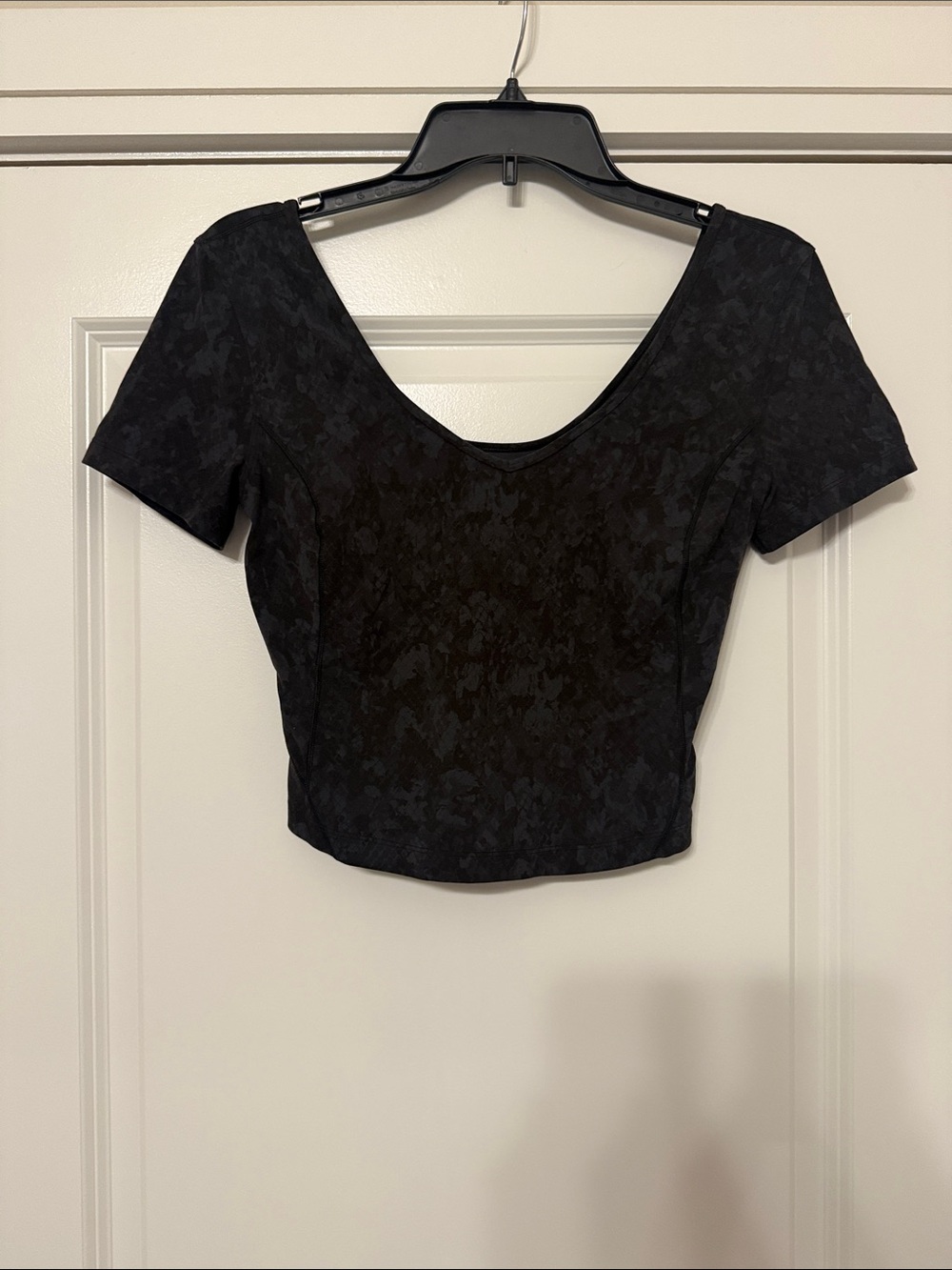 lululemon athletica Black Camo Short Sleeve Scoop Crop Top